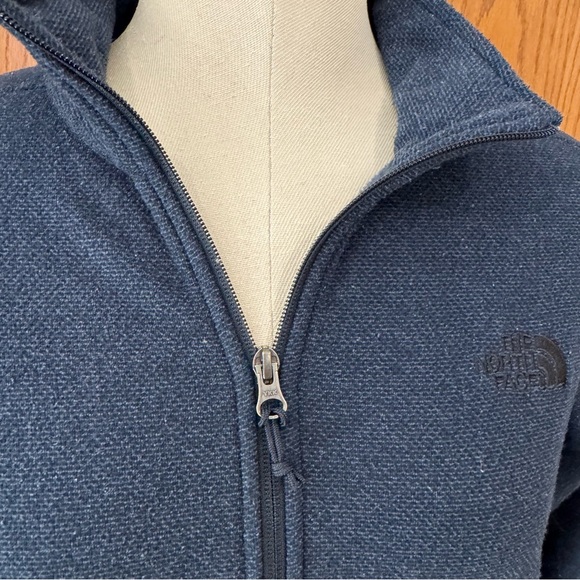 The North Face Men’s Size Large Navy Quarter Zip Pullover Sweatshirt Black Logo - Picture 3 of 14